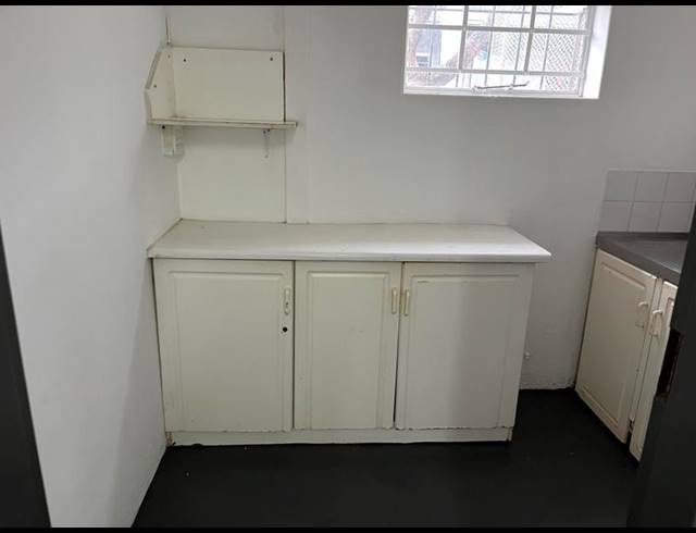 INDUSTRIAL PROPERTY TO RENT IN WOODSTOCK